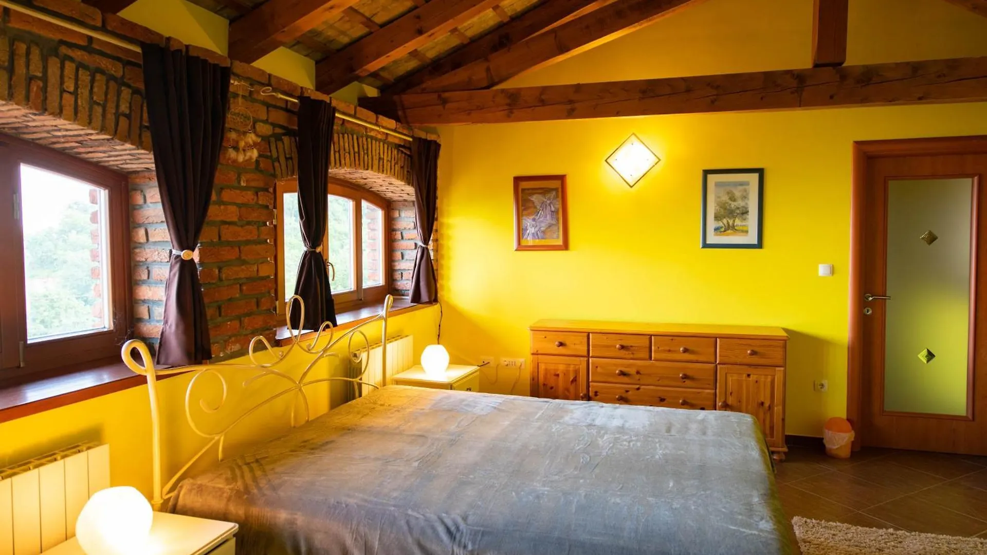 The Shire Apartment Poljane